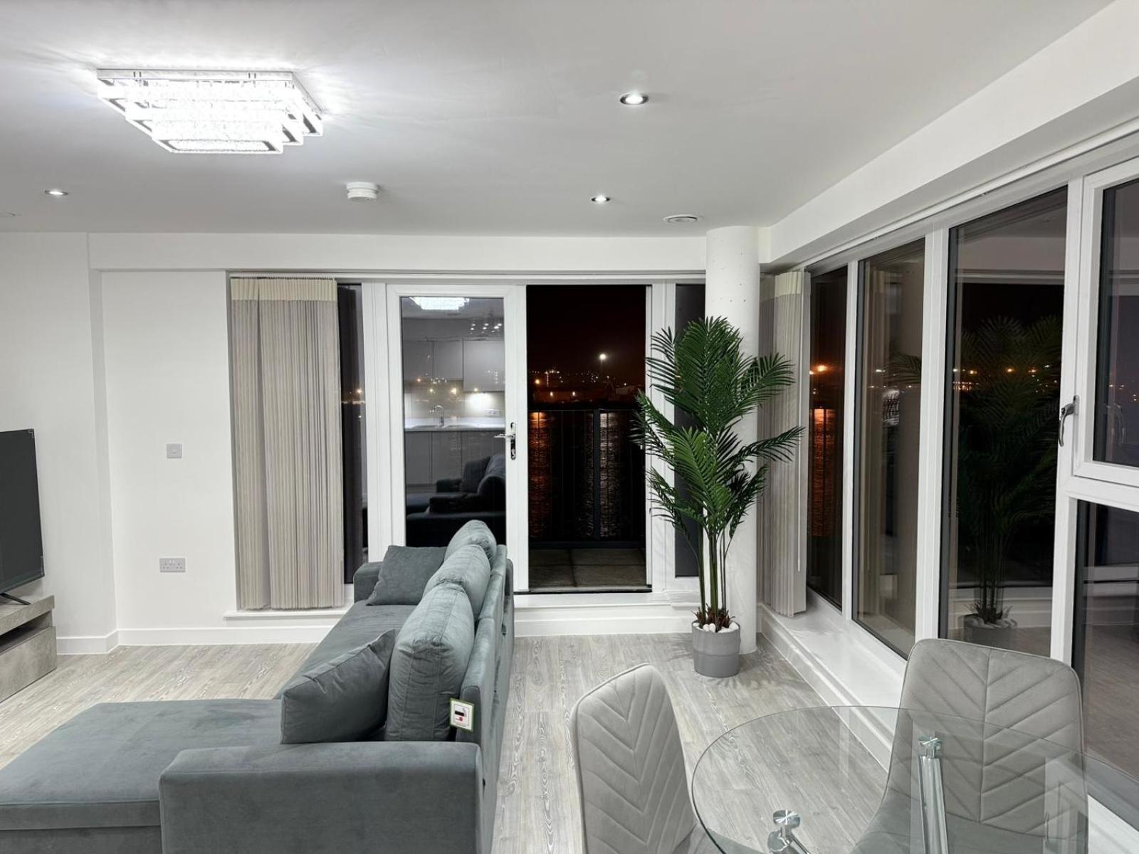 Serenity Waterfront 2 Bed Apartment Northfleet Ngoại thất bức ảnh