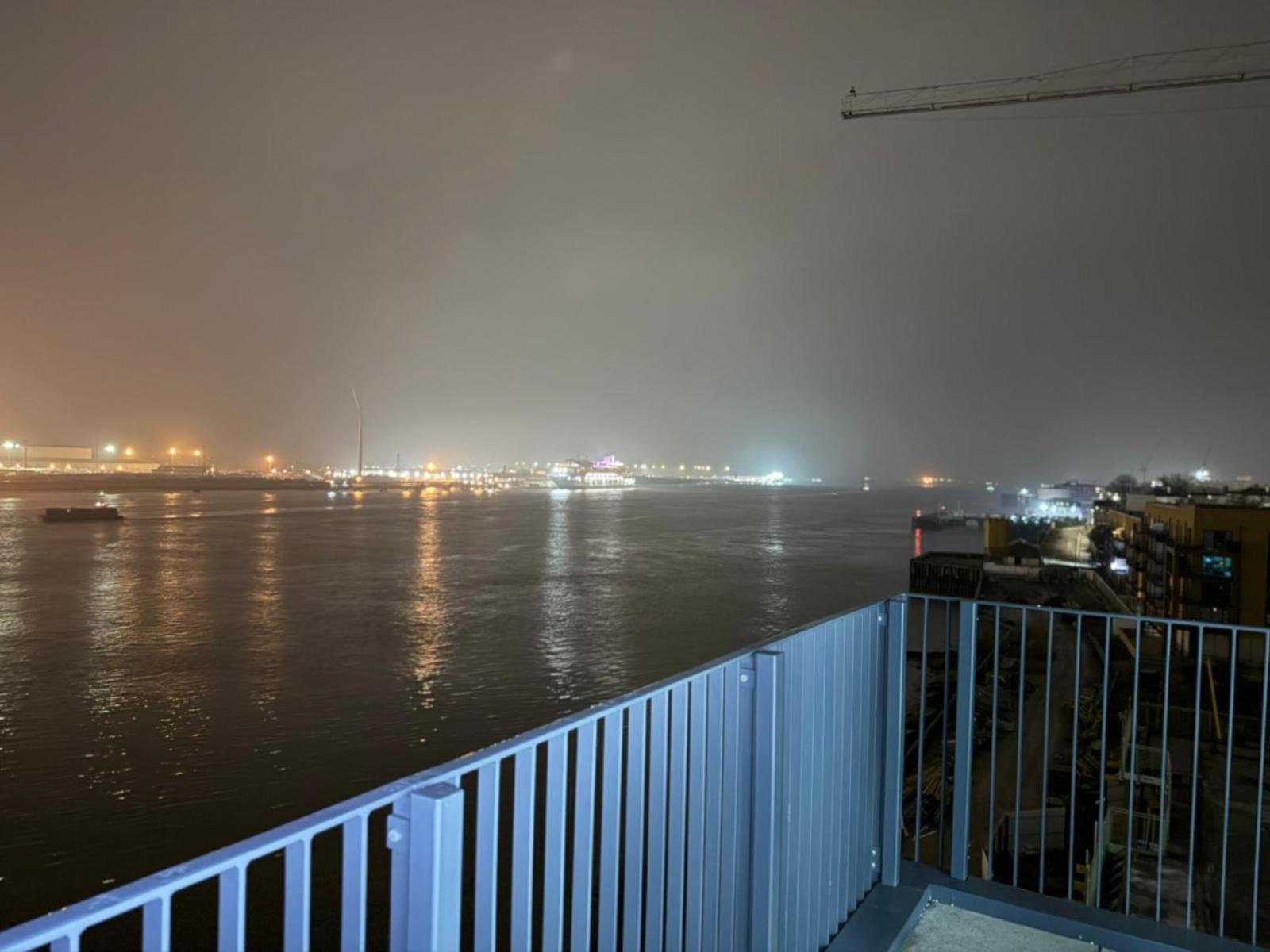 Serenity Waterfront 2 Bed Apartment Northfleet Ngoại thất bức ảnh