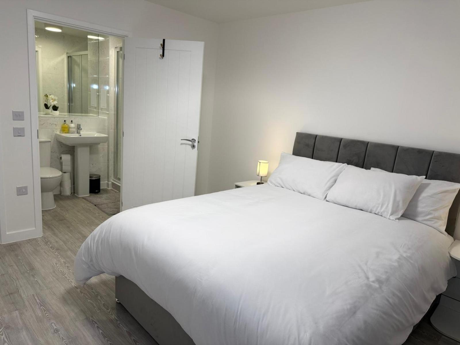Serenity Waterfront 2 Bed Apartment Northfleet Ngoại thất bức ảnh