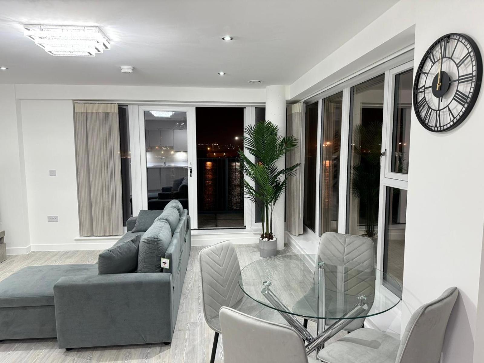 Serenity Waterfront 2 Bed Apartment Northfleet Ngoại thất bức ảnh